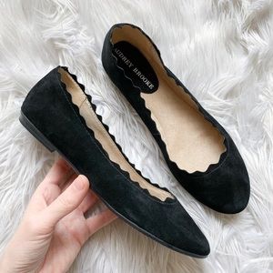 Audrey Brooke winny scalloped flats